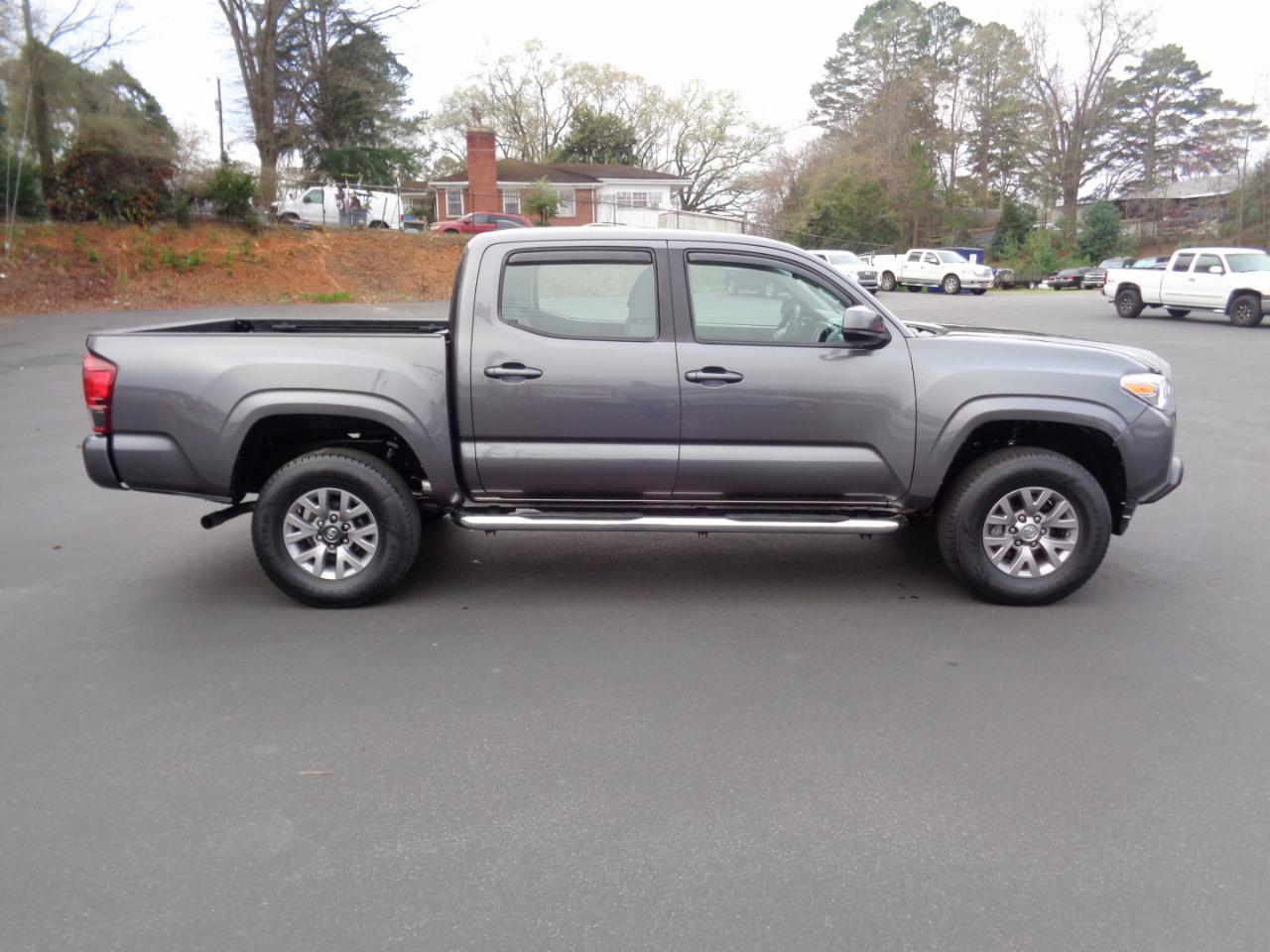 Toyota Tacoma SR Double Cab 5' Bed I4 4x2 AT (Natl) 2018