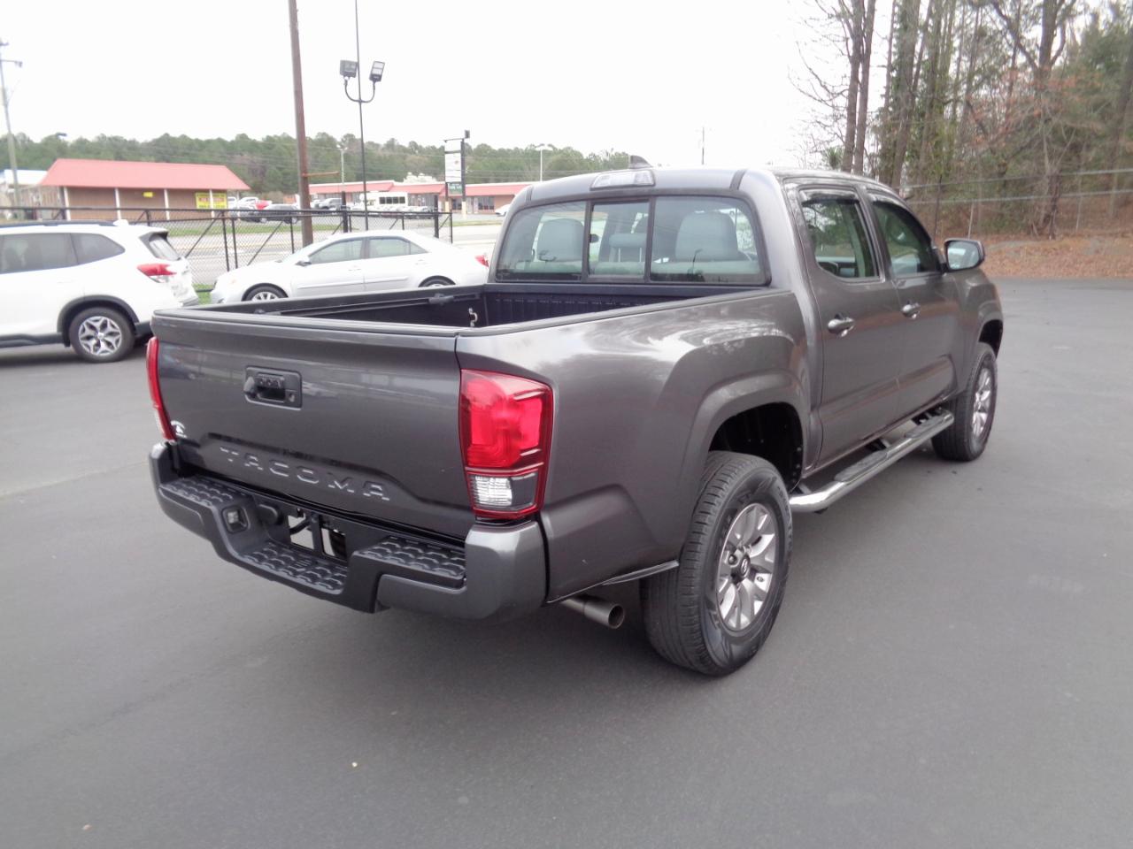 Toyota Tacoma SR Double Cab 5' Bed I4 4x2 AT (Natl) 2018