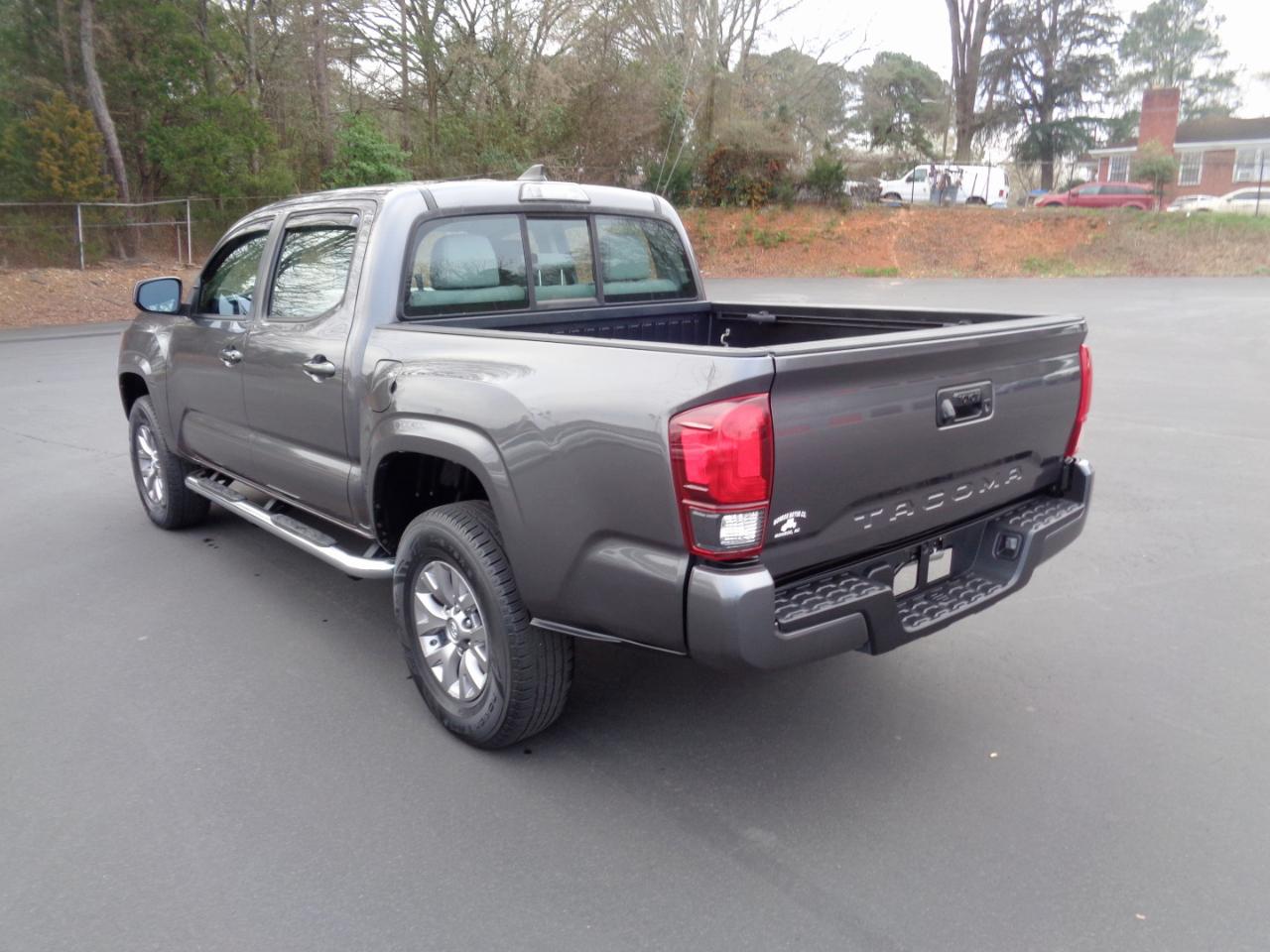 Toyota Tacoma SR Double Cab 5' Bed I4 4x2 AT (Natl) 2018