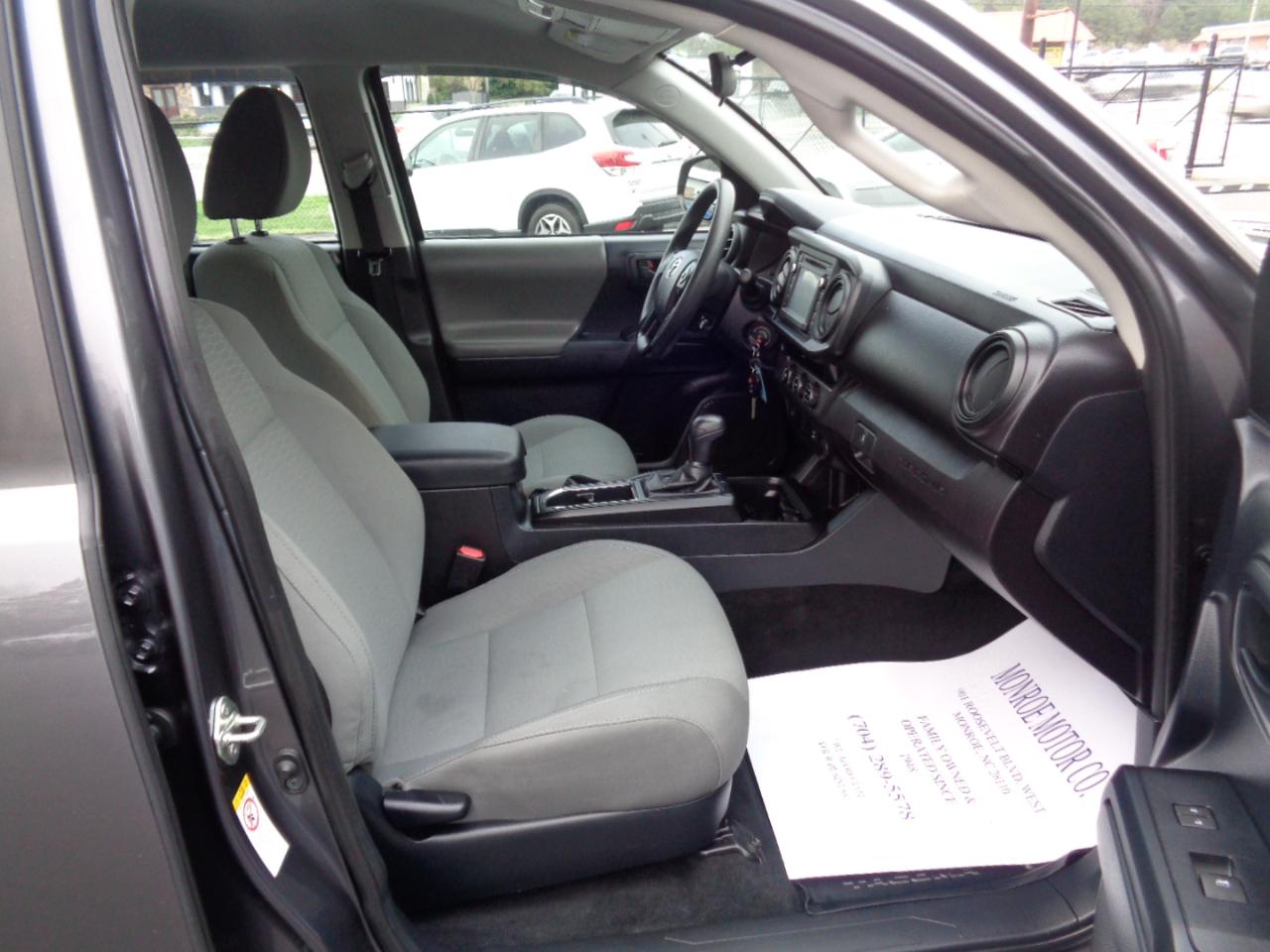 Toyota Tacoma SR Double Cab 5' Bed I4 4x2 AT (Natl) 2018