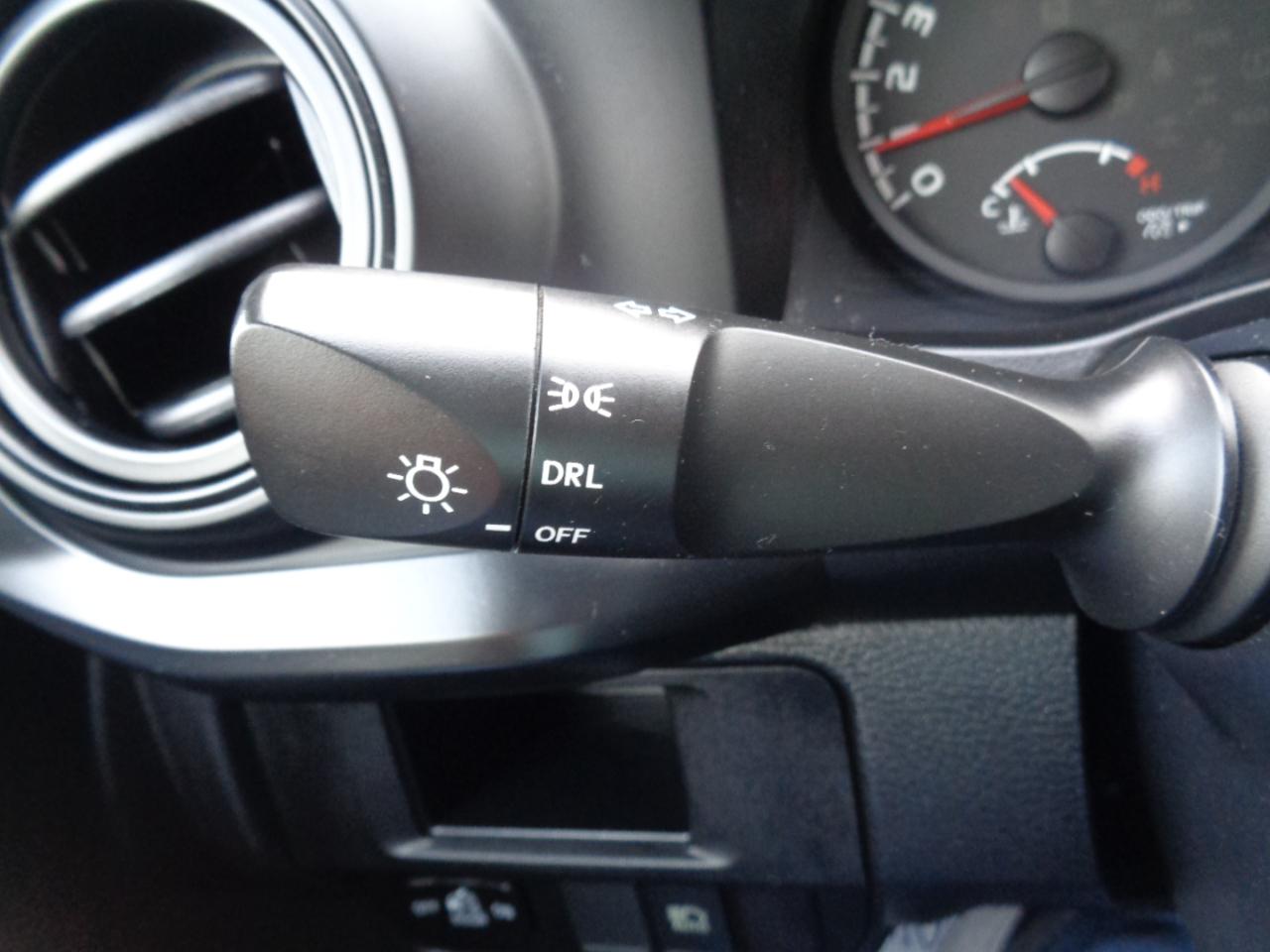 Toyota Tacoma SR Double Cab 5' Bed I4 4x2 AT (Natl) 2018