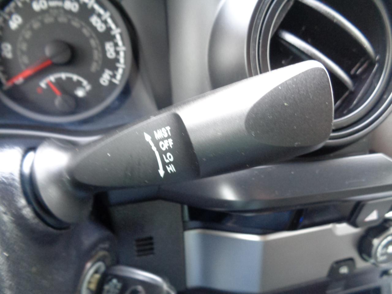 Toyota Tacoma SR Double Cab 5' Bed I4 4x2 AT (Natl) 2018