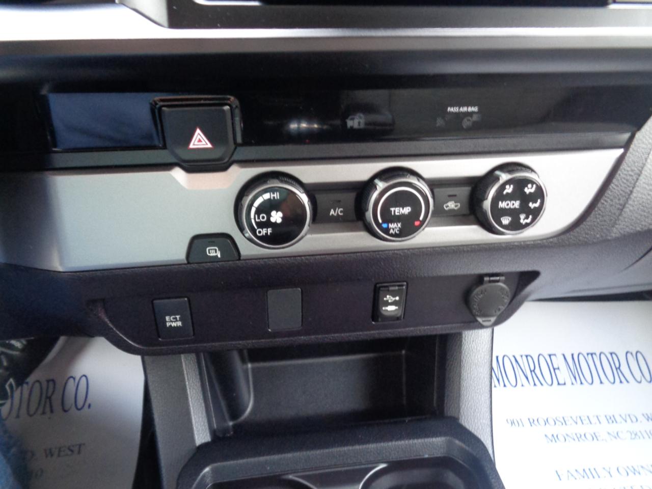 Toyota Tacoma SR Double Cab 5' Bed I4 4x2 AT (Natl) 2018