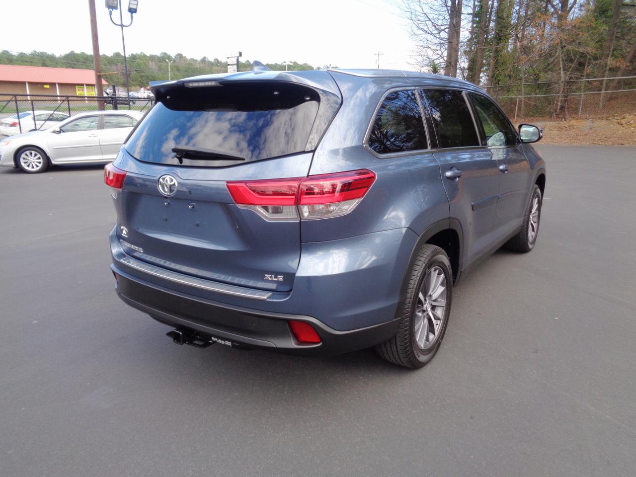 Toyota Highlander XLE V6 FWD (Natl) 2019