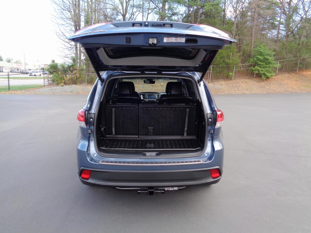 Toyota Highlander XLE V6 FWD (Natl) 2019