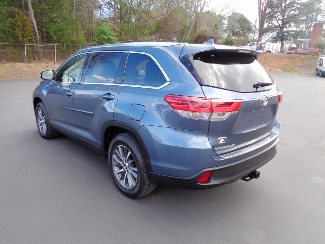Toyota Highlander XLE V6 FWD (Natl) 2019