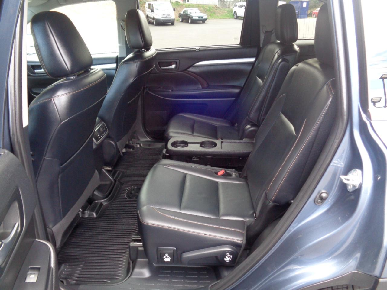 Toyota Highlander XLE V6 FWD (Natl) 2019