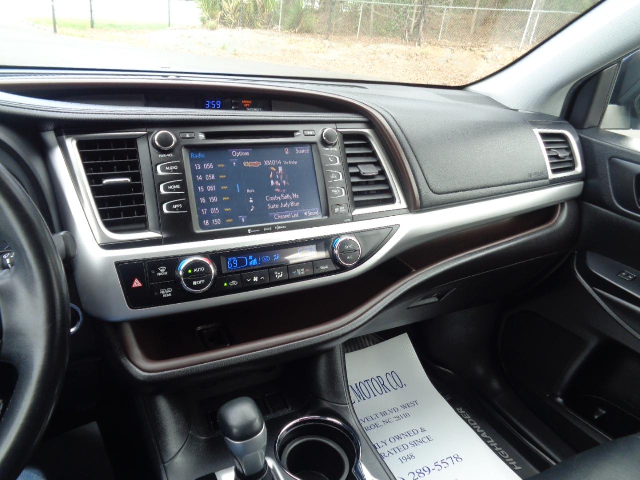 Toyota Highlander XLE V6 FWD (Natl) 2019