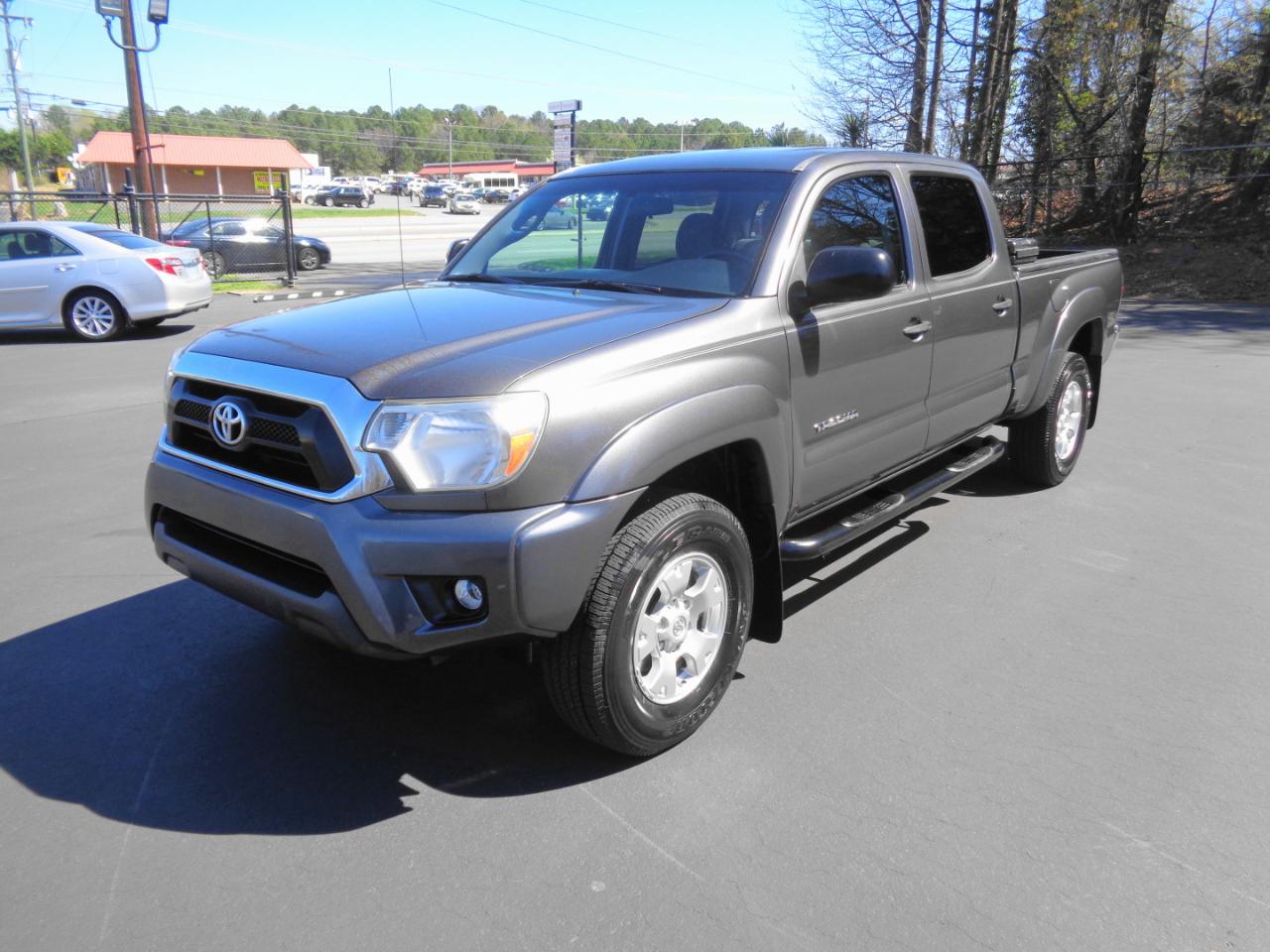 2014 Toyota Tacoma 2WD Double Cab LB V6 AT SR5 (Natl)