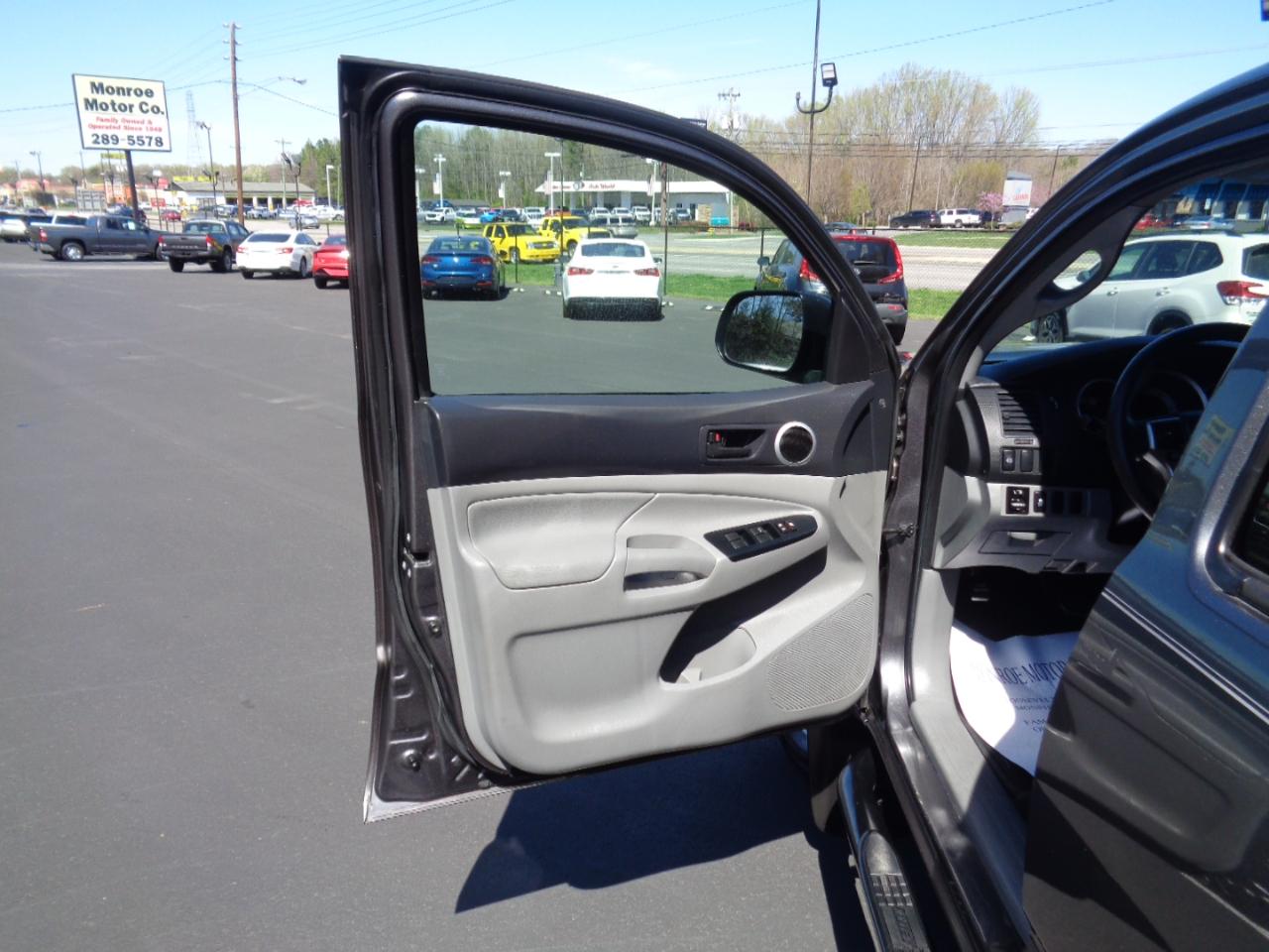 Toyota Tacoma 2WD Double Cab LB V6 AT SR5 (Natl) 2014