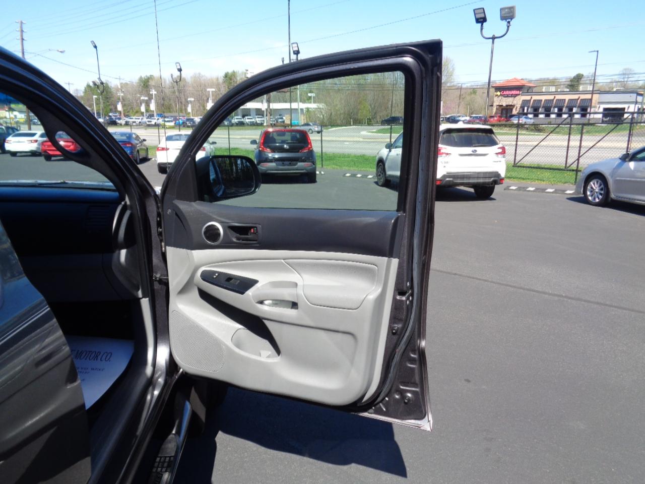 Toyota Tacoma 2WD Double Cab LB V6 AT SR5 (Natl) 2014