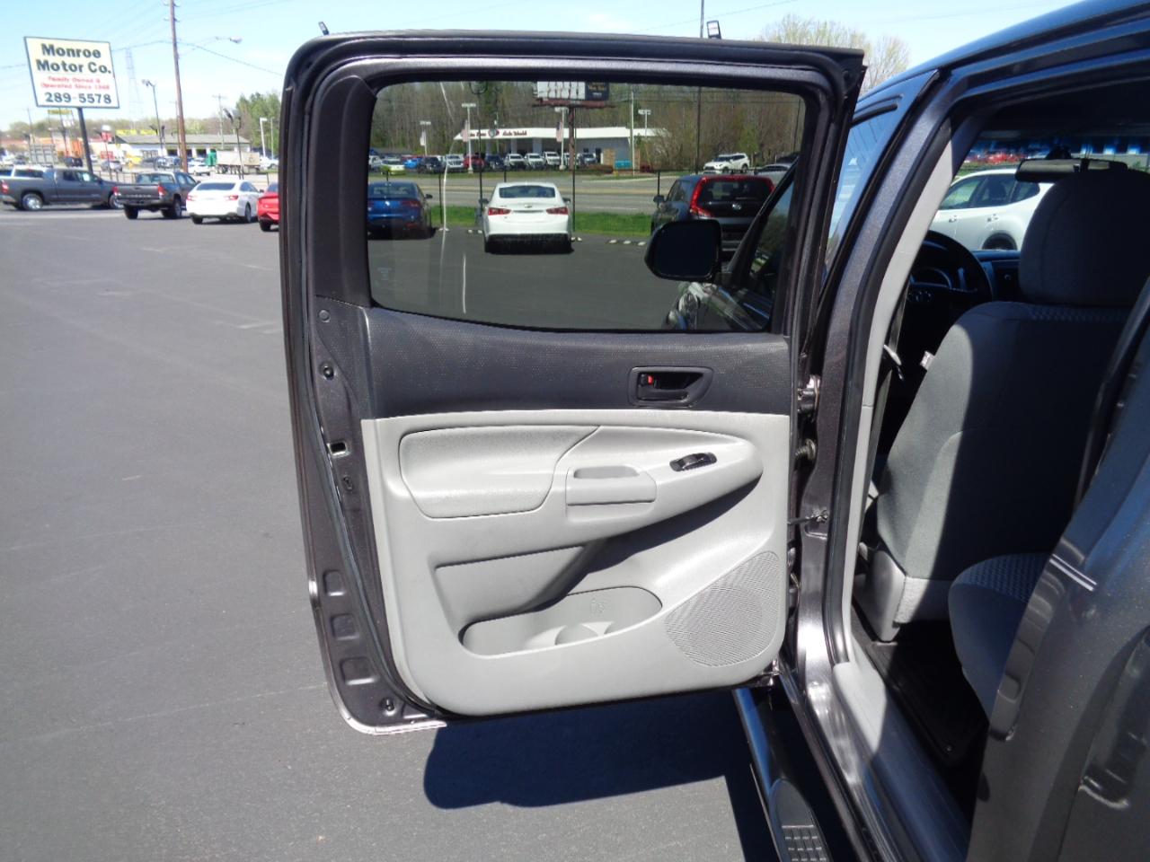 Toyota Tacoma 2WD Double Cab LB V6 AT SR5 (Natl) 2014