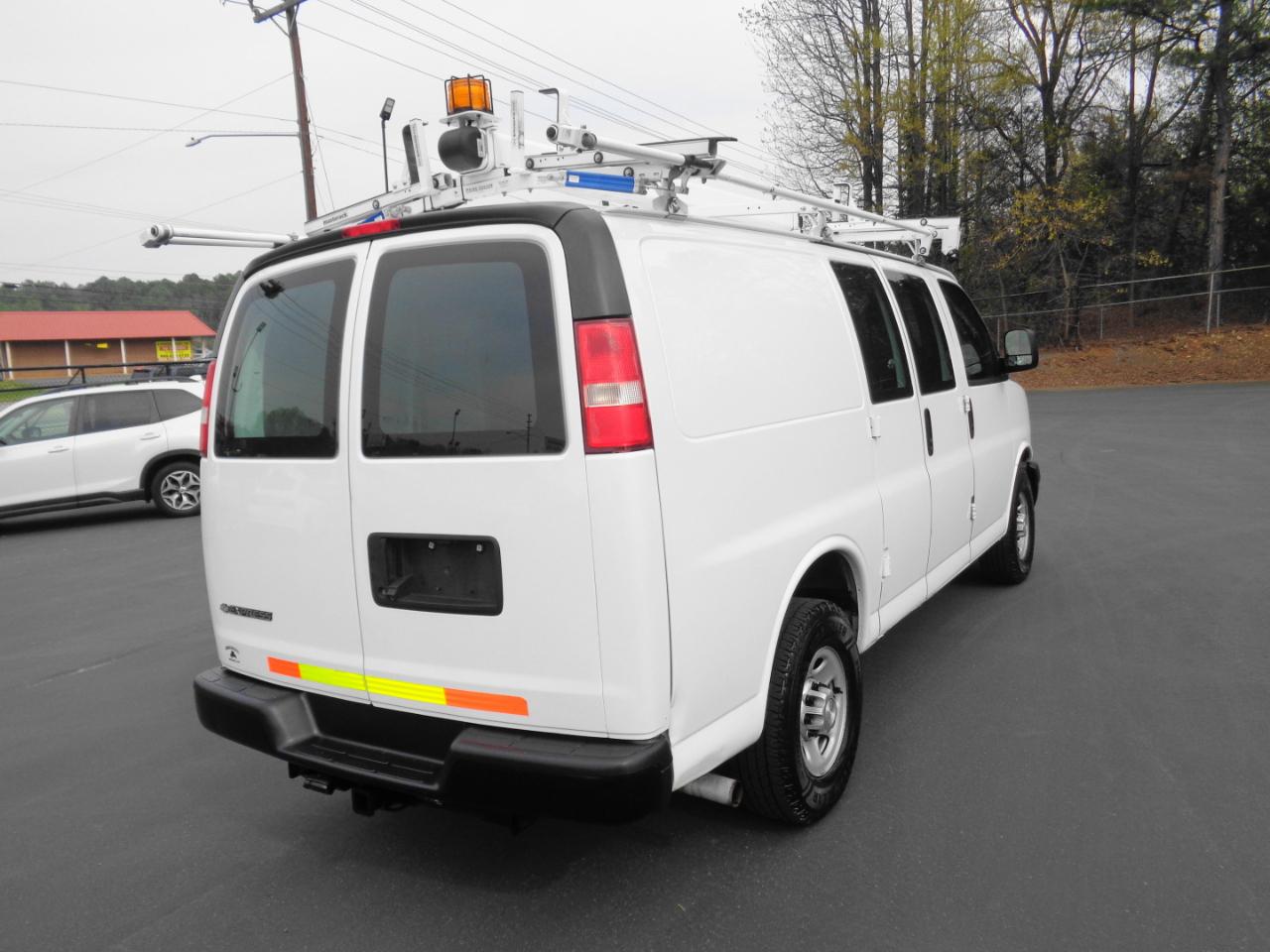 Chevrolet Express Cargo Van RWD 2500 135" 2017