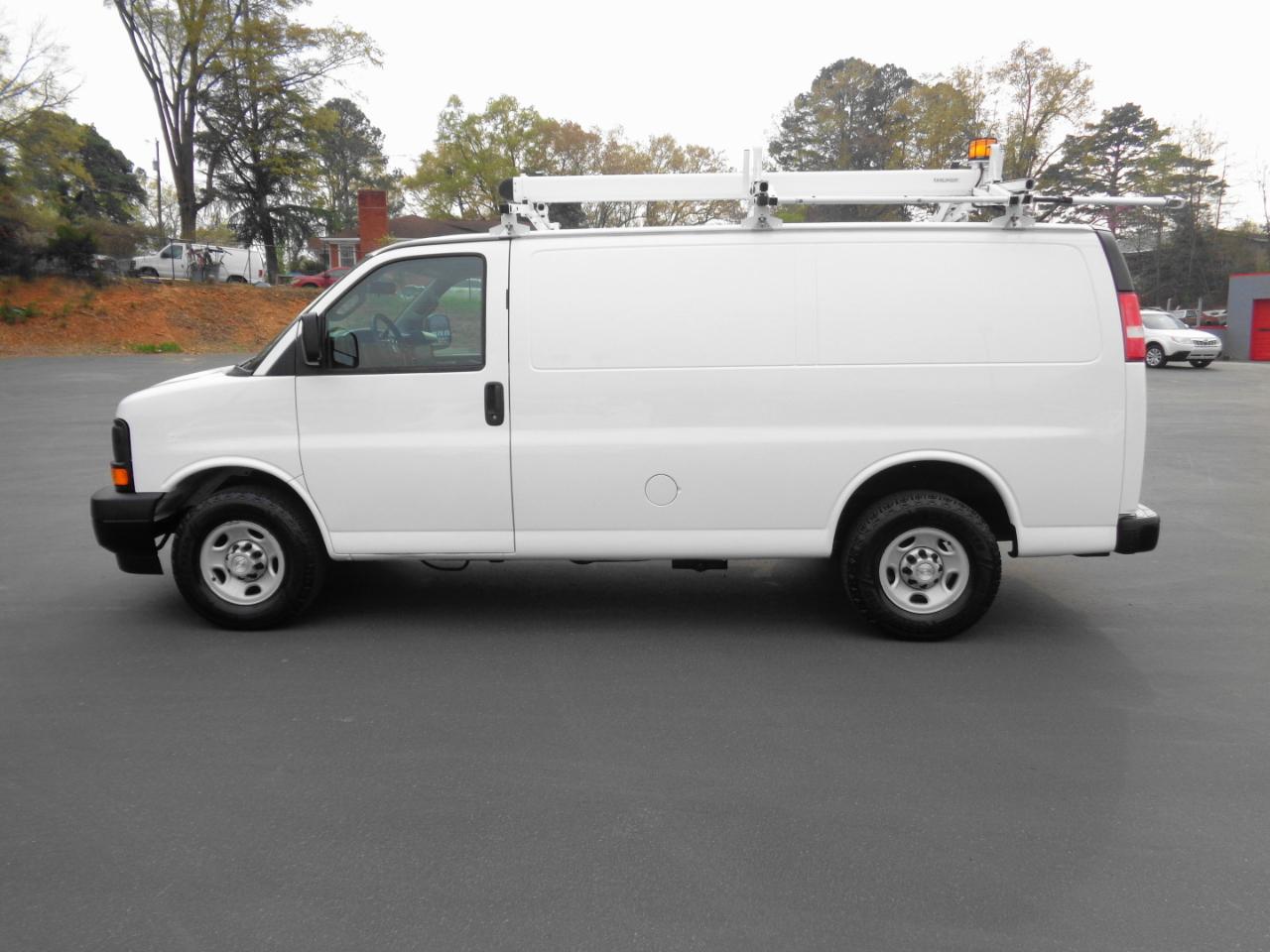 Chevrolet Express Cargo Van RWD 2500 135" 2017