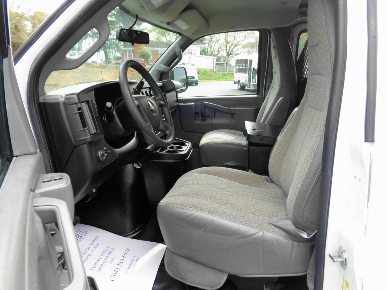 Chevrolet Express Cargo Van RWD 2500 135" 2017