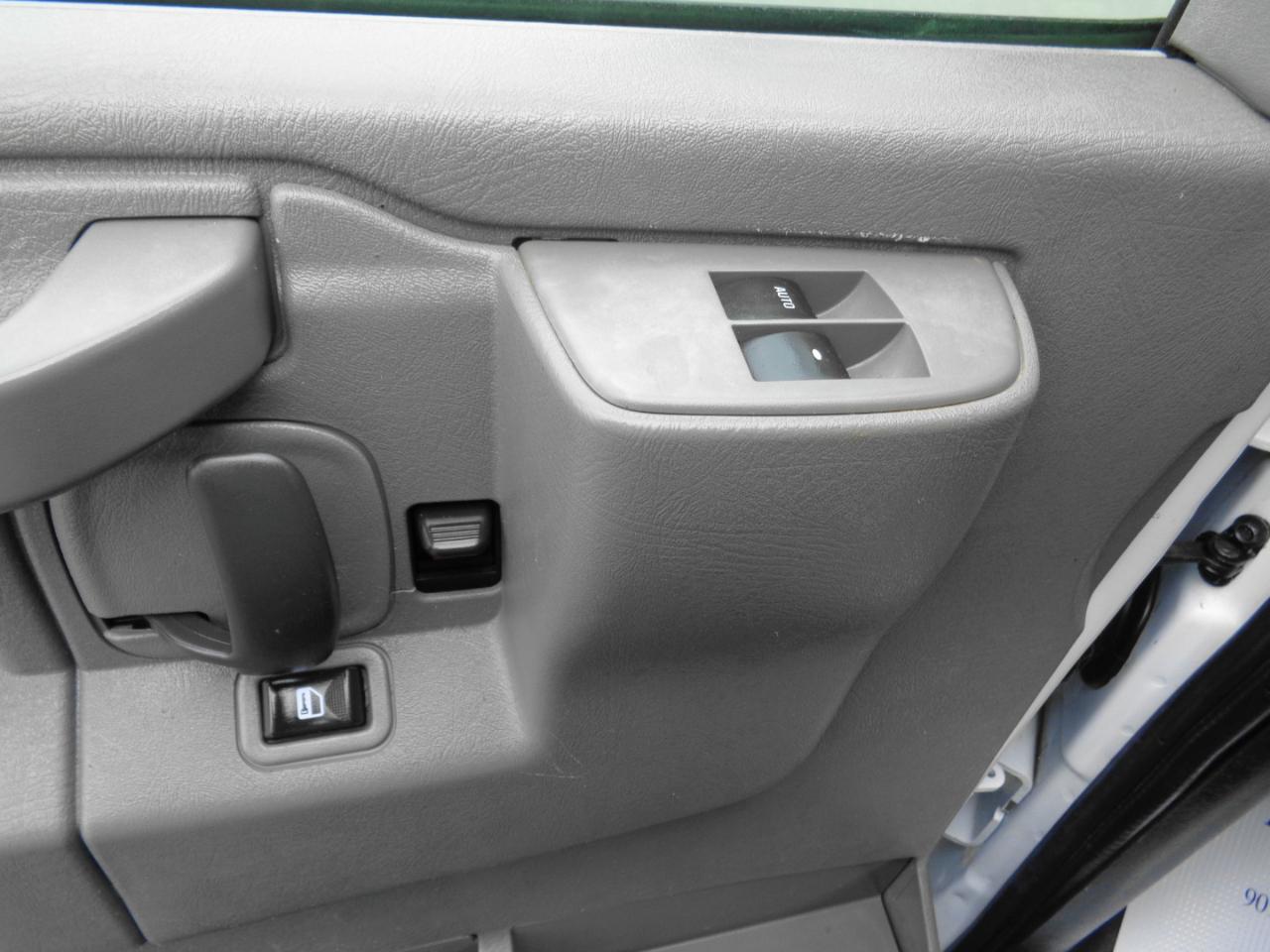 Chevrolet Express Cargo Van RWD 2500 135" 2017