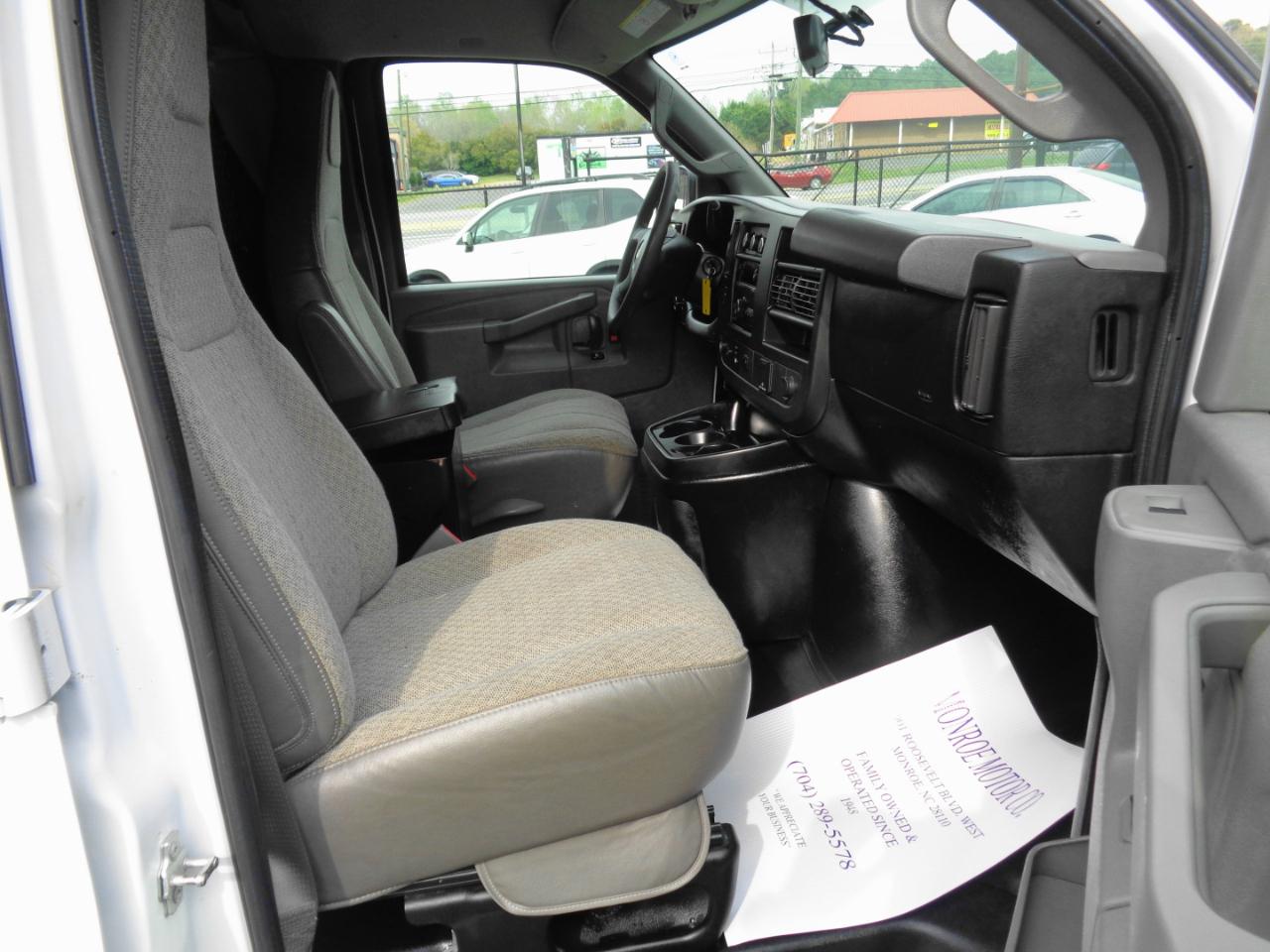 Chevrolet Express Cargo Van RWD 2500 135" 2017