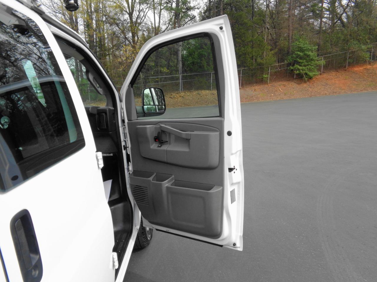 Chevrolet Express Cargo Van RWD 2500 135" 2017