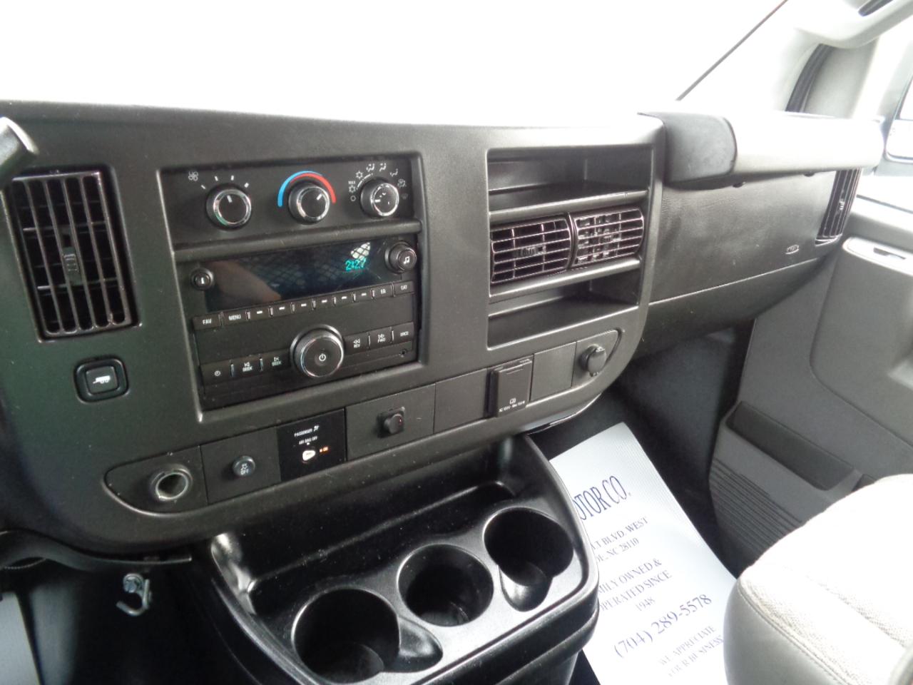 Chevrolet Express Cargo Van RWD 2500 135" 2017