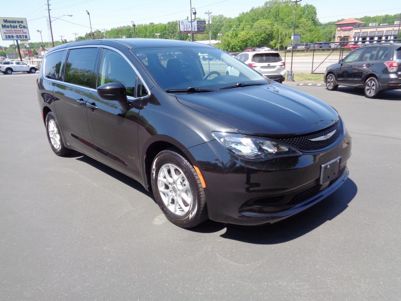 Chrysler Voyager LX FWD 2023