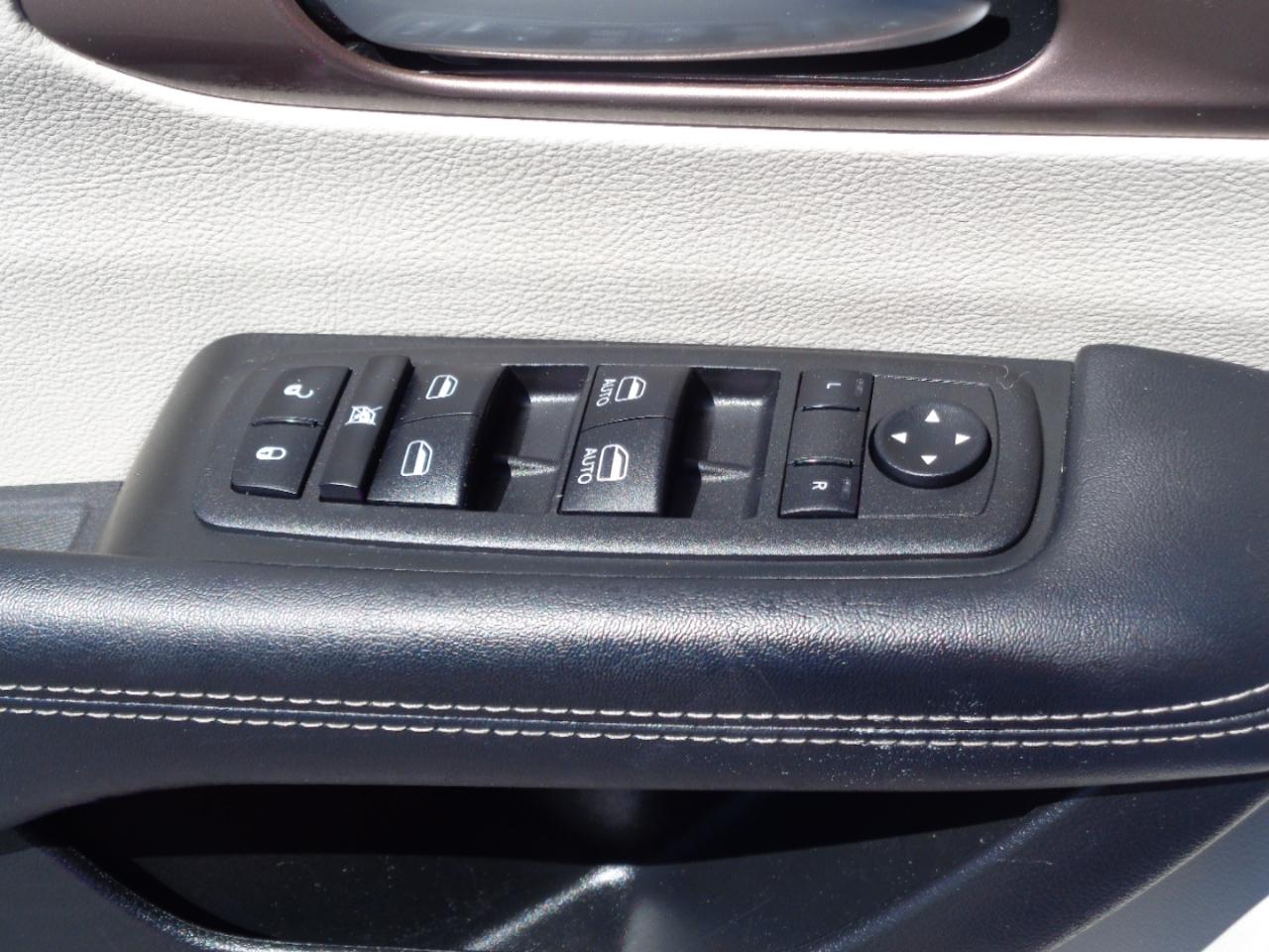 Chrysler Voyager LX FWD 2023