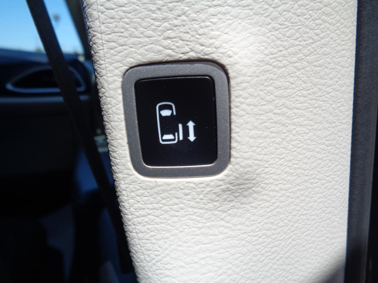 Chrysler Voyager LX FWD 2023