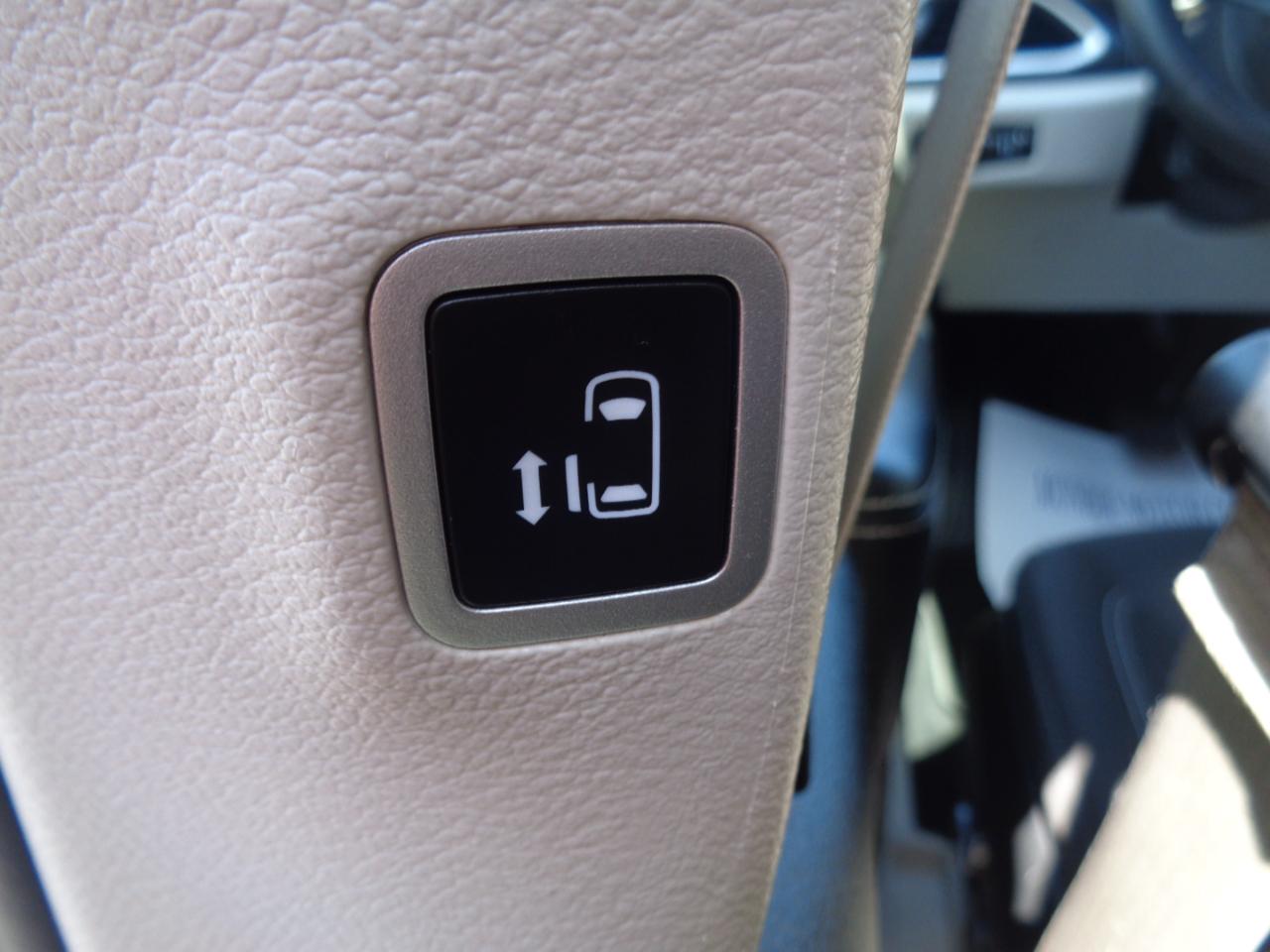 Chrysler Voyager LX FWD 2023