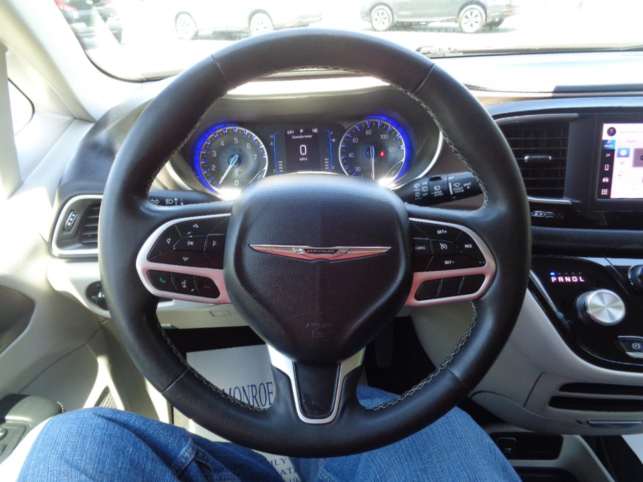 Chrysler Voyager LX FWD 2023