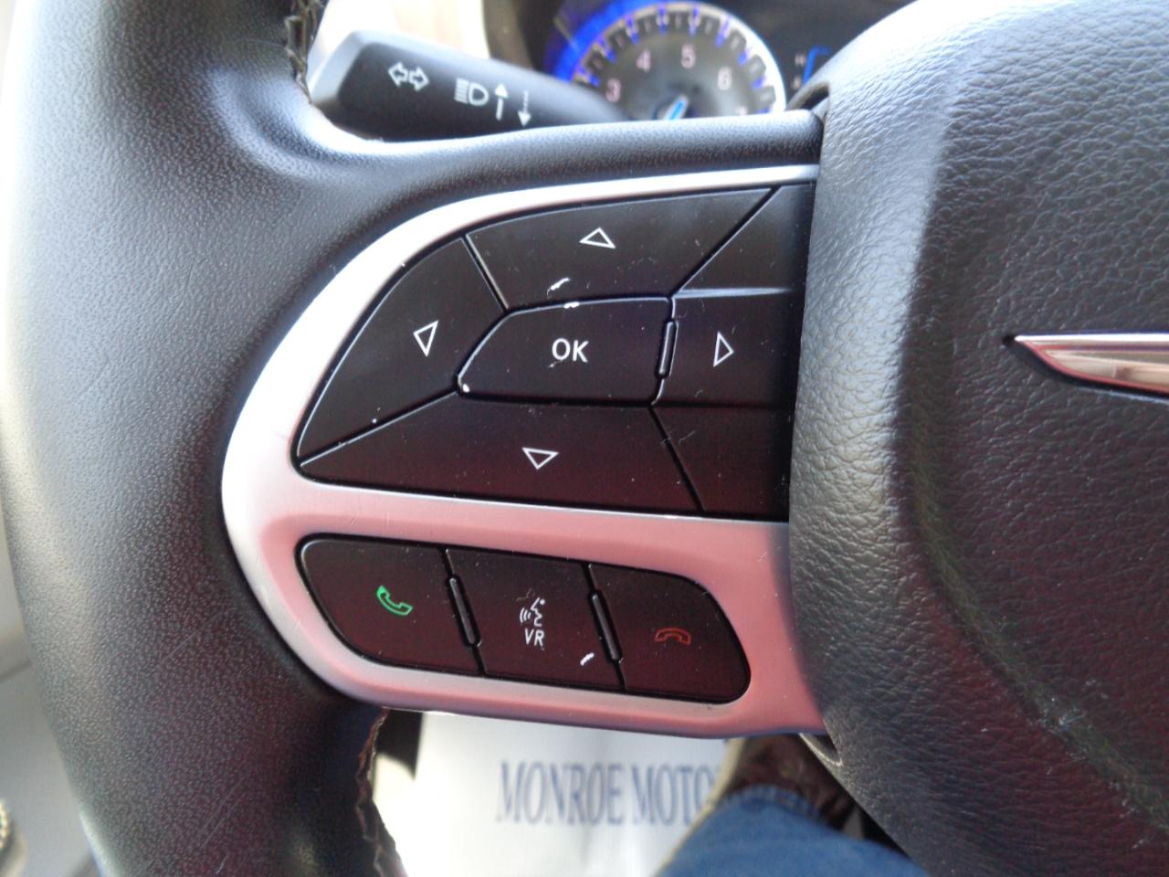 Chrysler Voyager LX FWD 2023