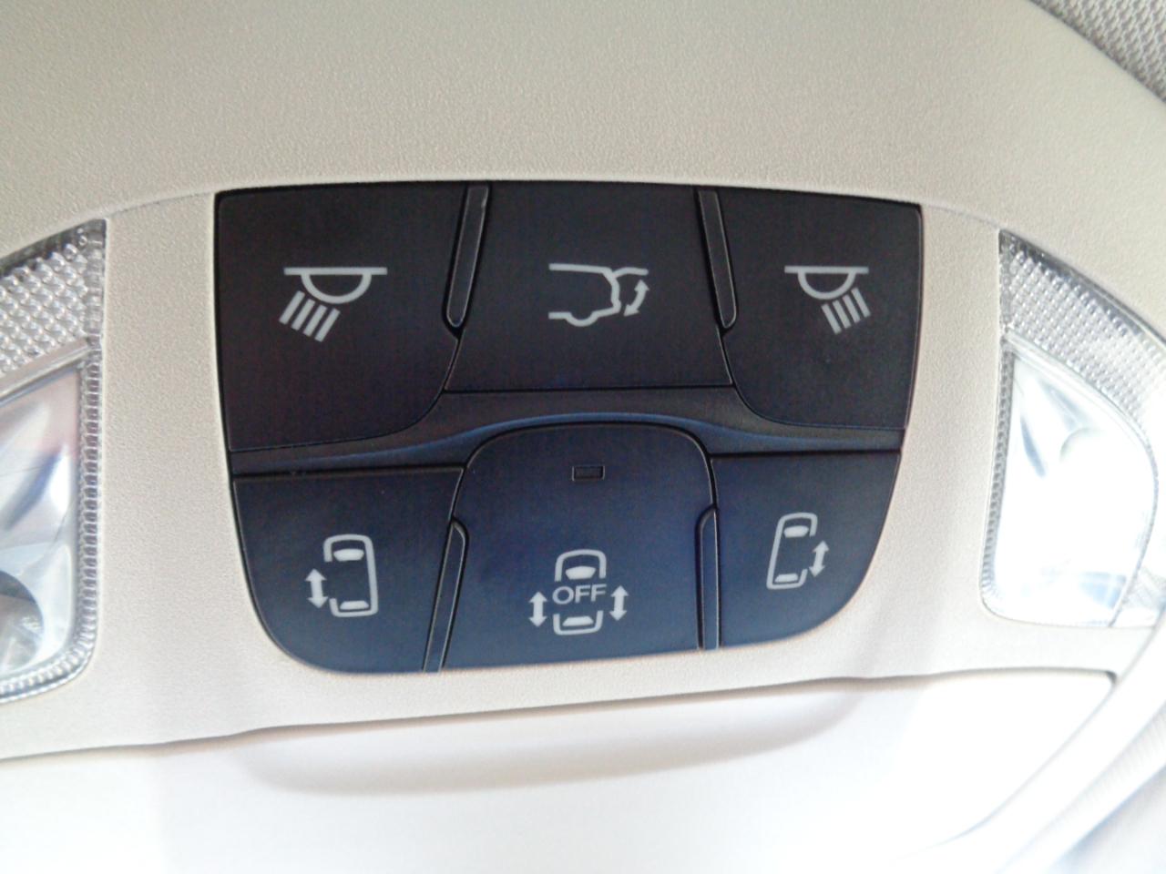 Chrysler Voyager LX FWD 2023