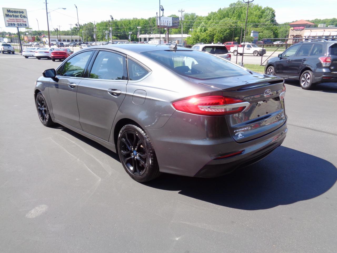 Ford Fusion SE FWD 2020