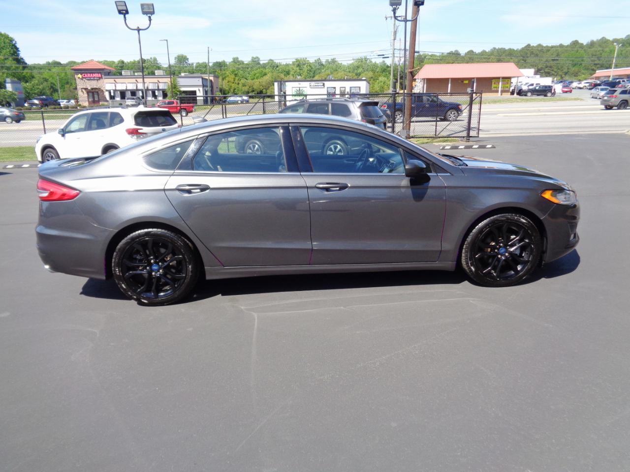Ford Fusion SE FWD 2020