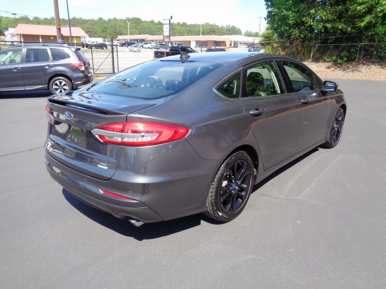 Ford Fusion SE FWD 2020