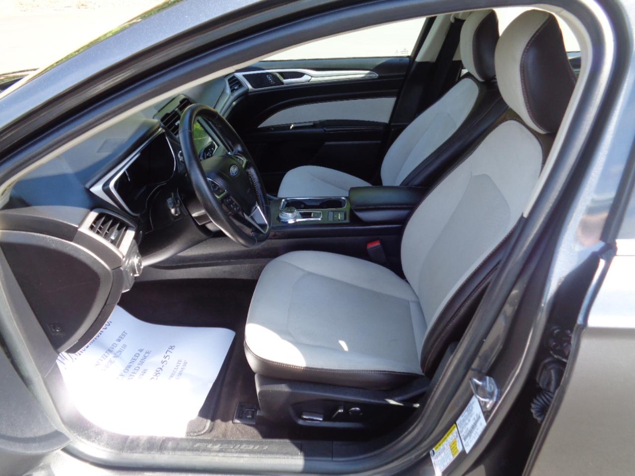Ford Fusion SE FWD 2020