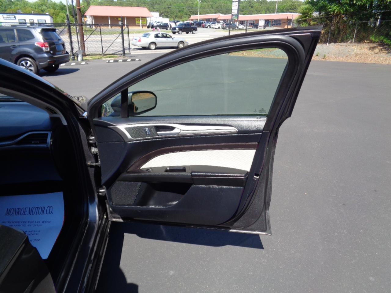 Ford Fusion SE FWD 2020