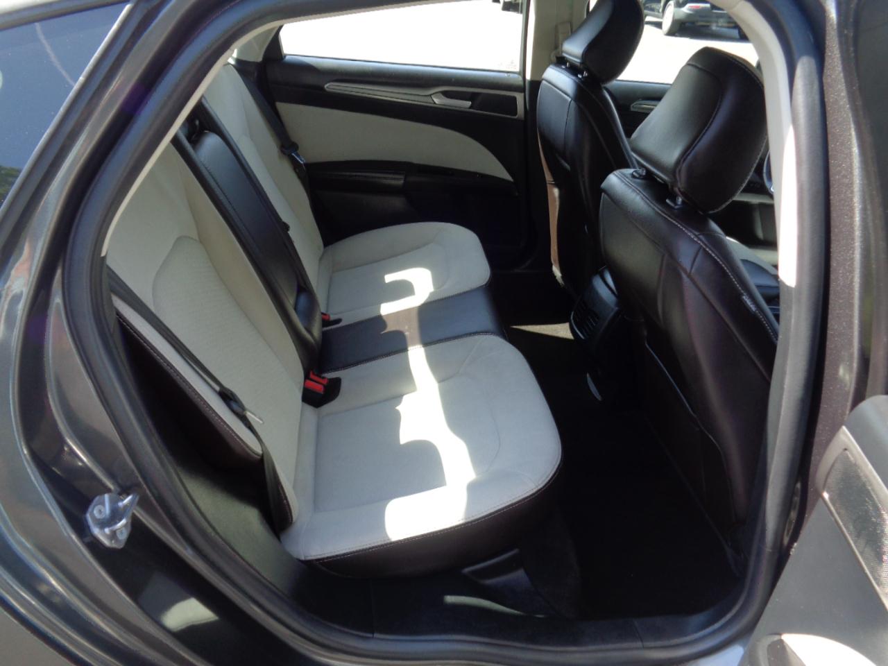 Ford Fusion SE FWD 2020