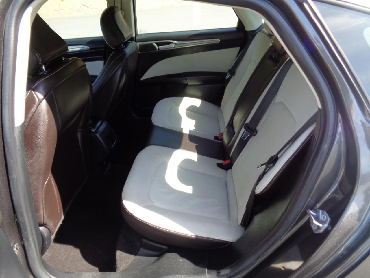 Ford Fusion SE FWD 2020