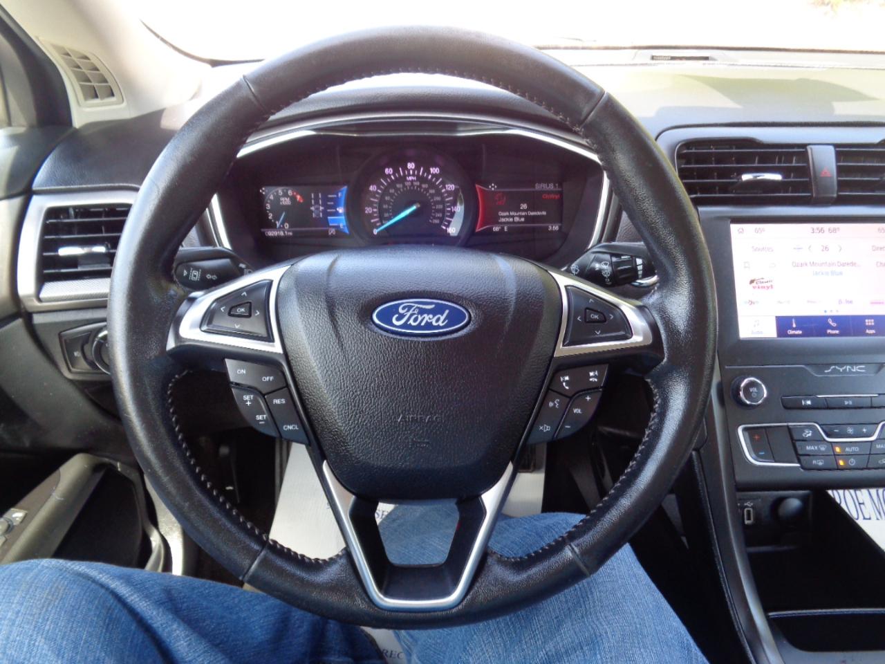 Ford Fusion SE FWD 2020