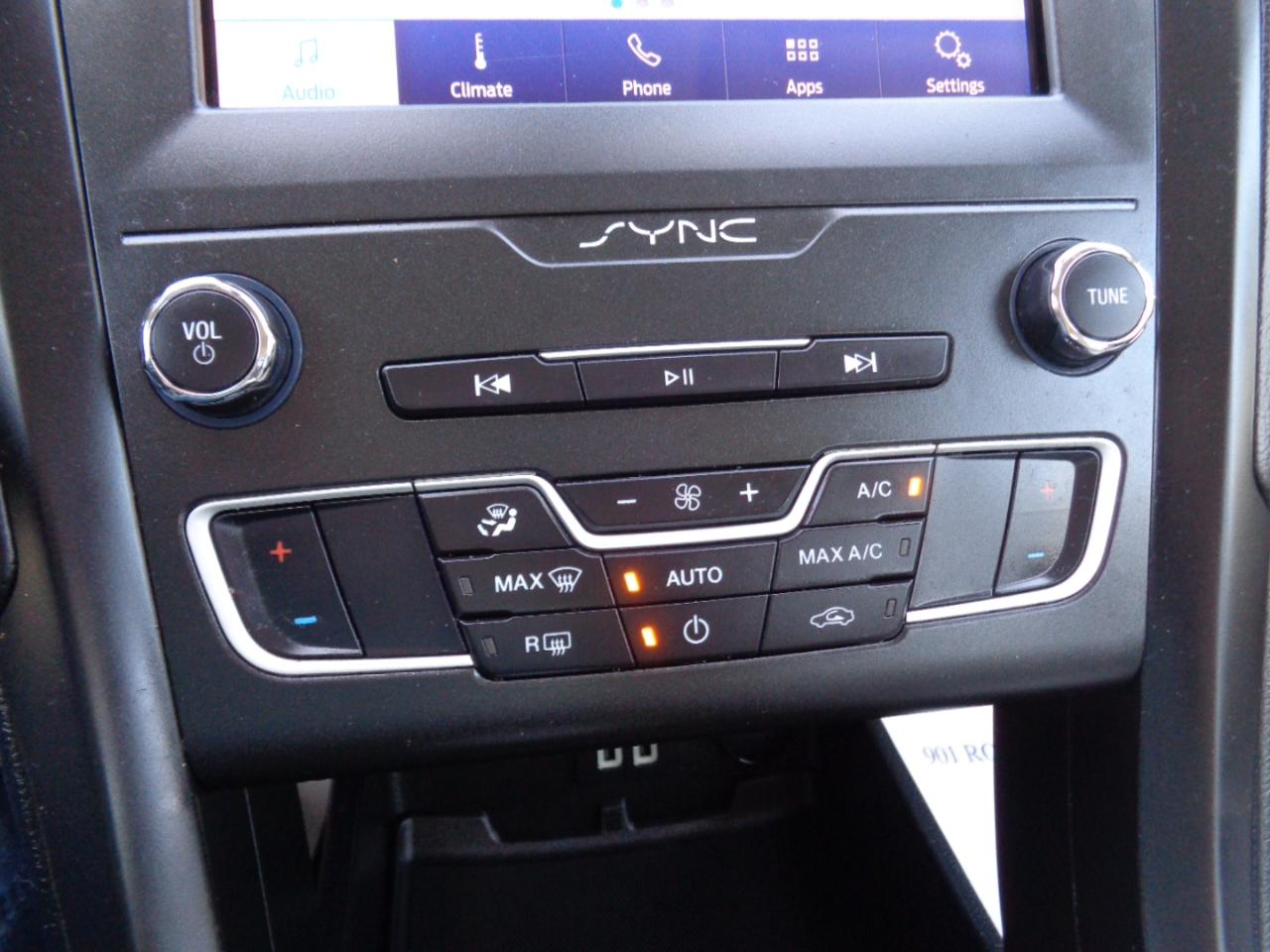 Ford Fusion SE FWD 2020