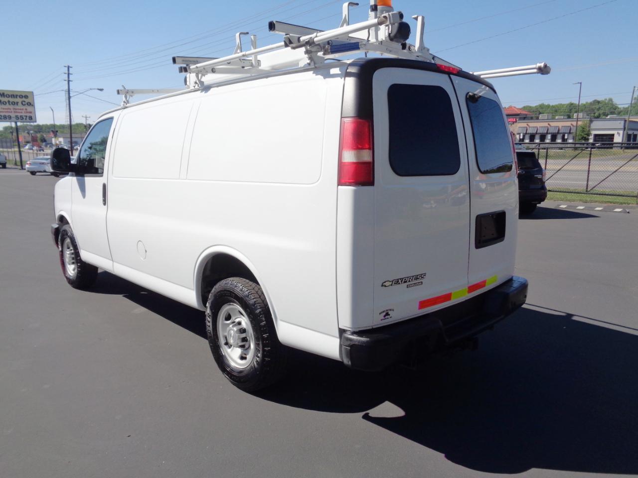 Chevrolet Express Cargo Van RWD 2500 135" 2015