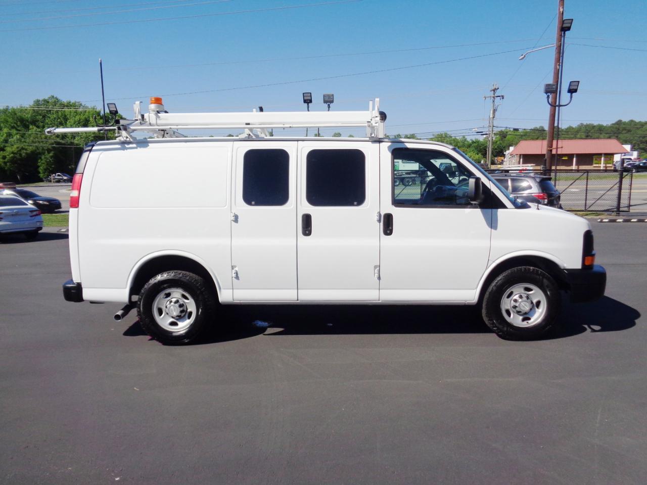 Chevrolet Express Cargo Van RWD 2500 135" 2015