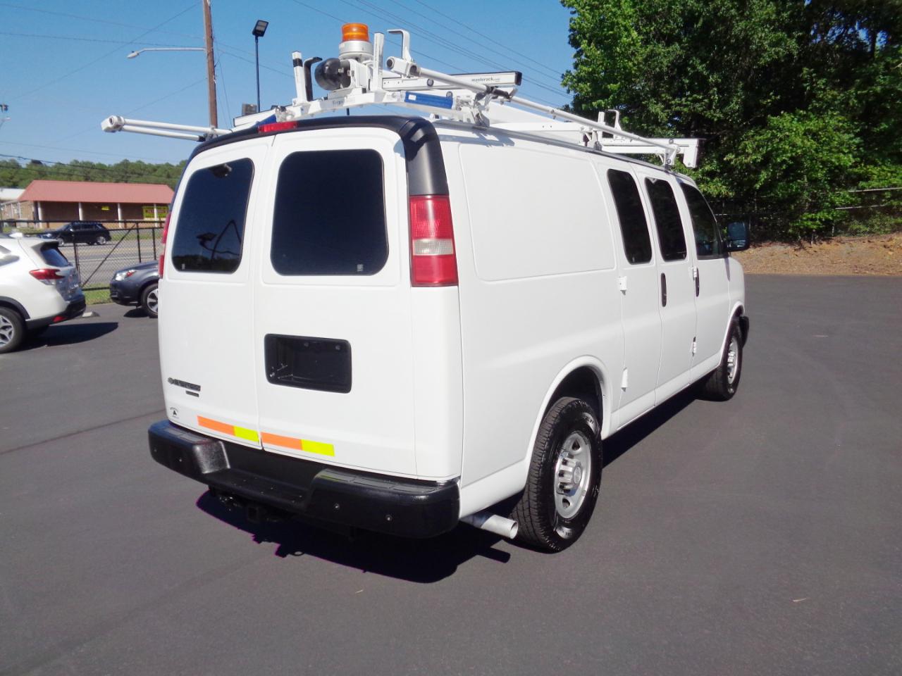 Chevrolet Express Cargo Van RWD 2500 135" 2015