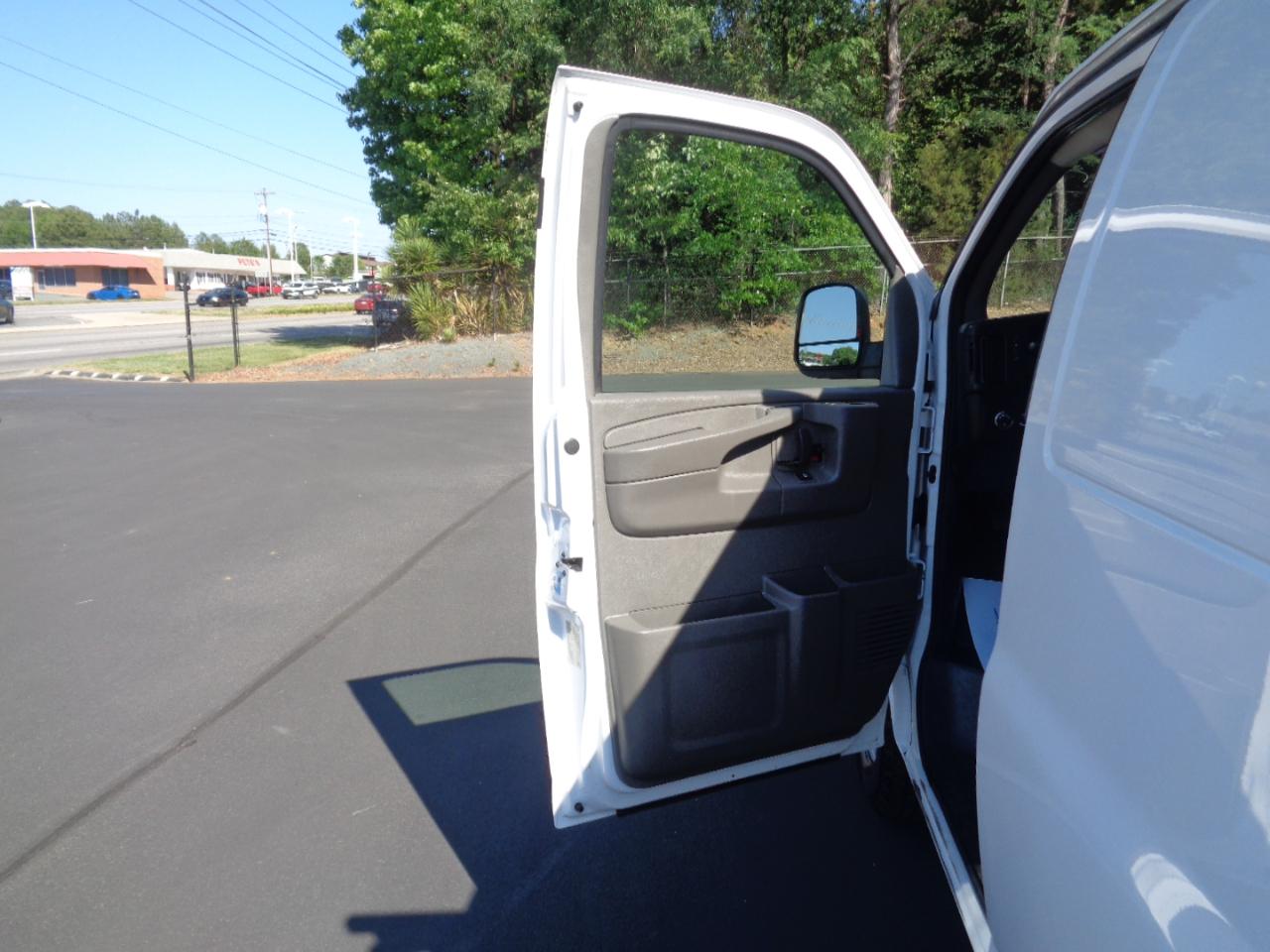 Chevrolet Express Cargo Van RWD 2500 135" 2015