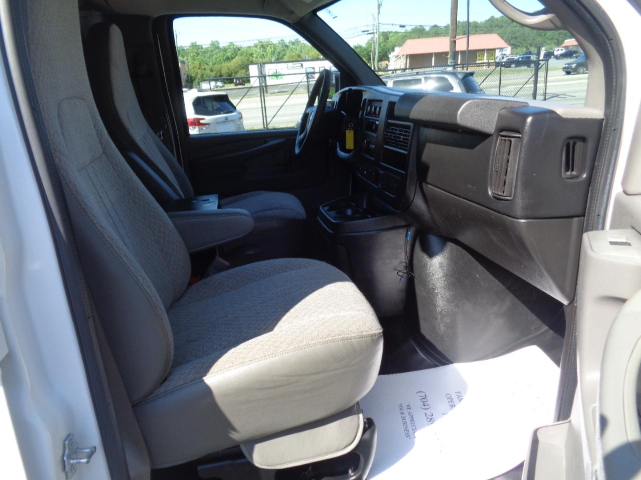 Chevrolet Express Cargo Van RWD 2500 135" 2015