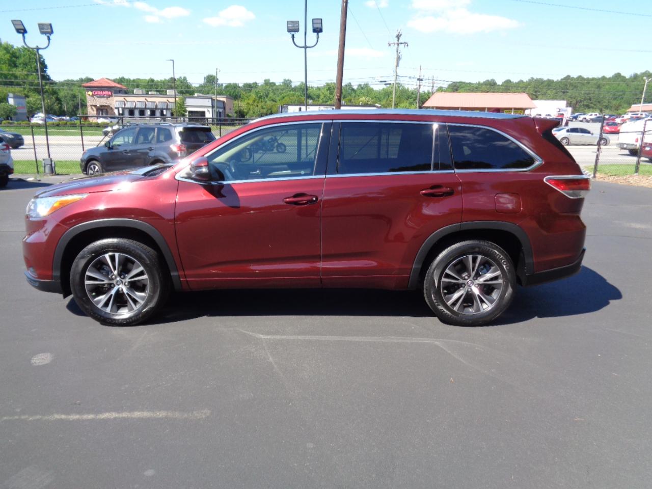 Toyota Highlander FWD 4dr V6 XLE (Natl) 2016