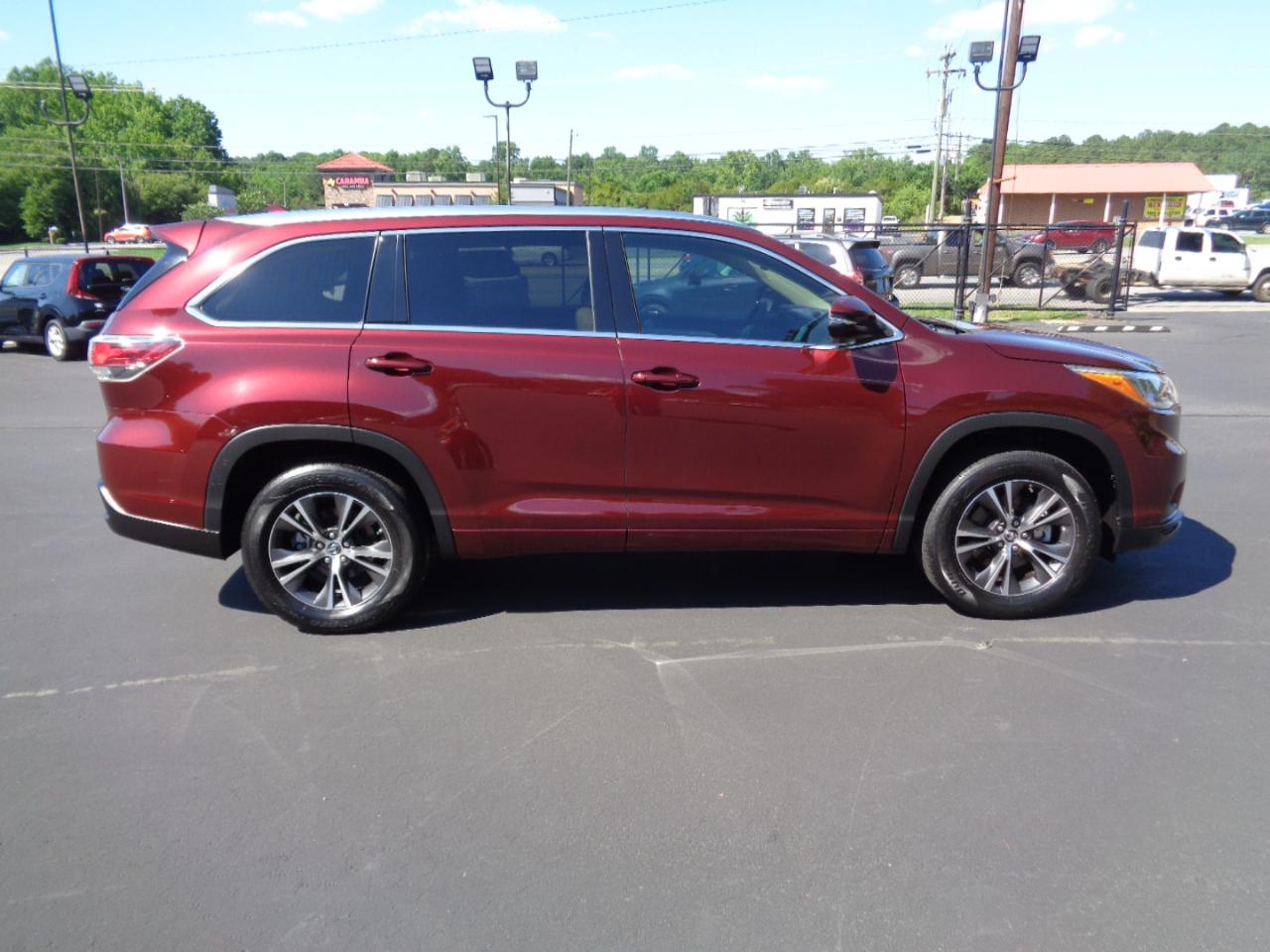 Toyota Highlander FWD 4dr V6 XLE (Natl) 2016