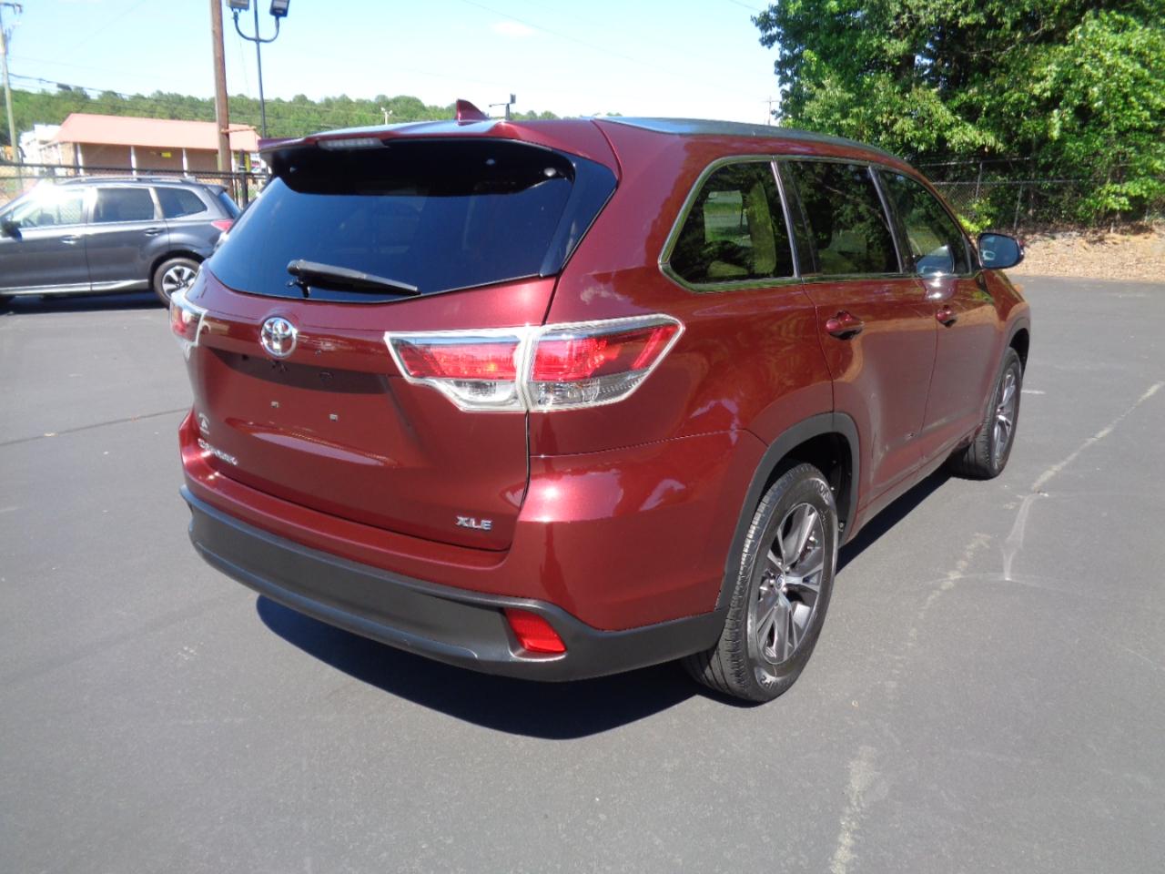 Toyota Highlander FWD 4dr V6 XLE (Natl) 2016