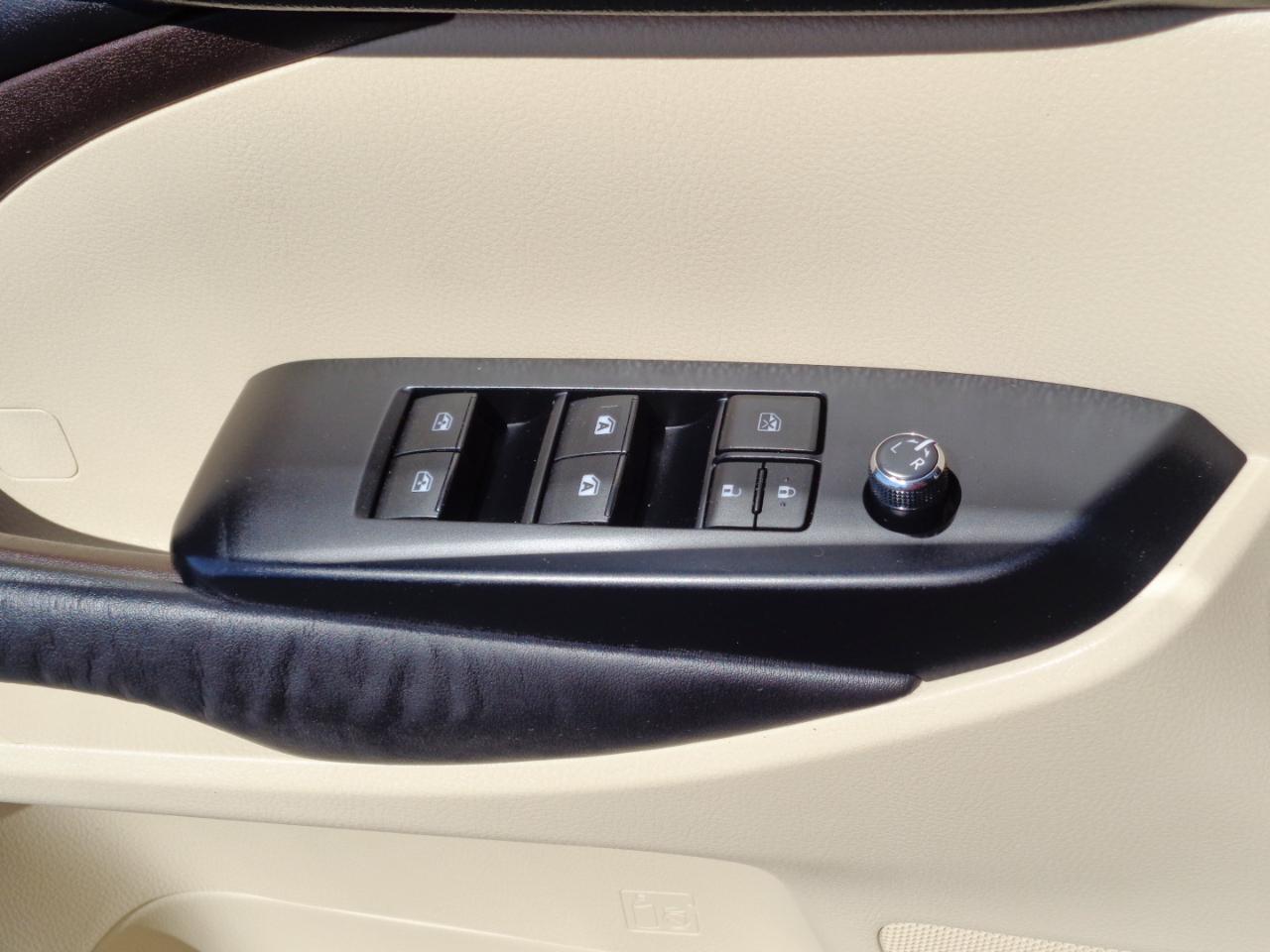 Toyota Highlander FWD 4dr V6 XLE (Natl) 2016
