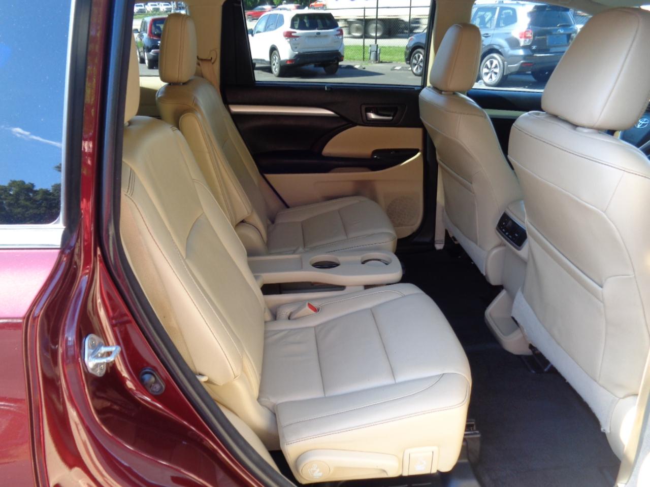 Toyota Highlander FWD 4dr V6 XLE (Natl) 2016