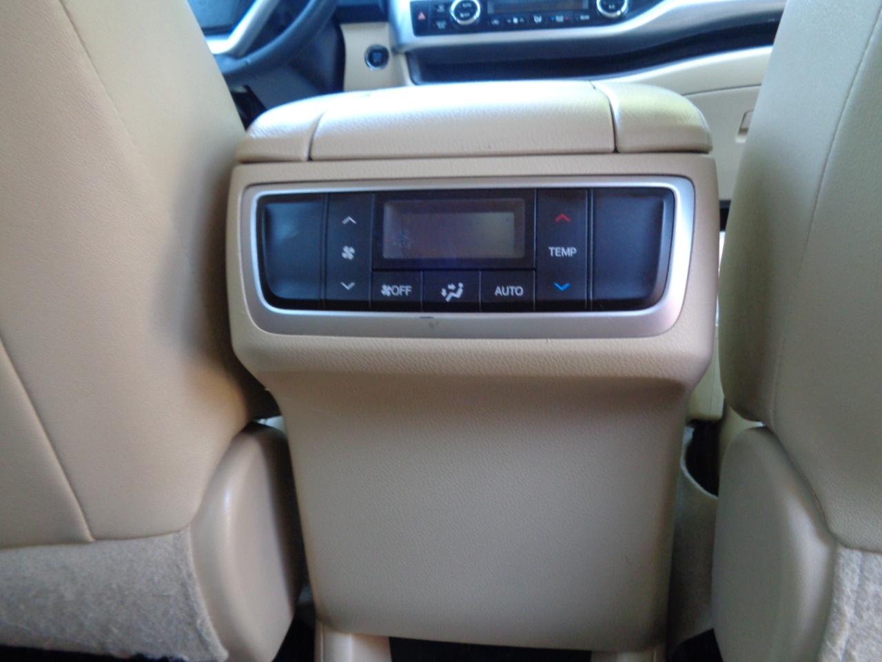 Toyota Highlander FWD 4dr V6 XLE (Natl) 2016